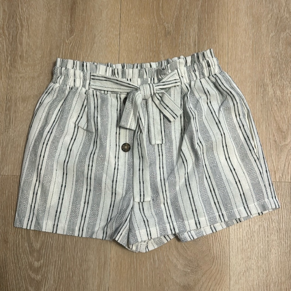 Sienna sky short